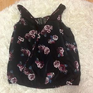 Beautiful tank from Maurice’s😍 size medium